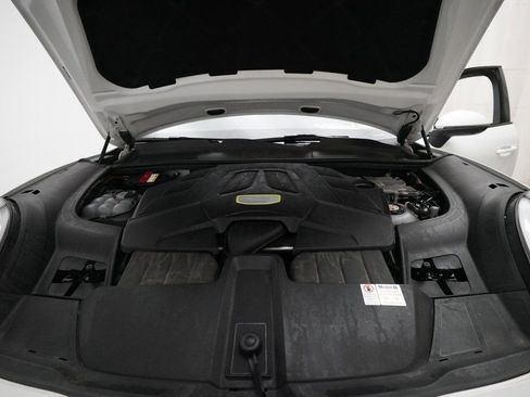 Certified 2019 Porsche Cayenne E-Hybrid image 31