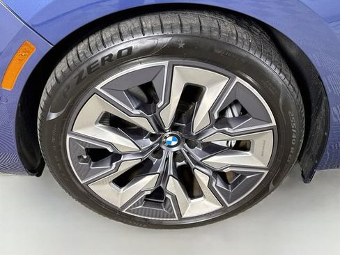 Certified 2023 BMW i7 xDrive60 w/ Executive Package 2 AWD/4WD image 32