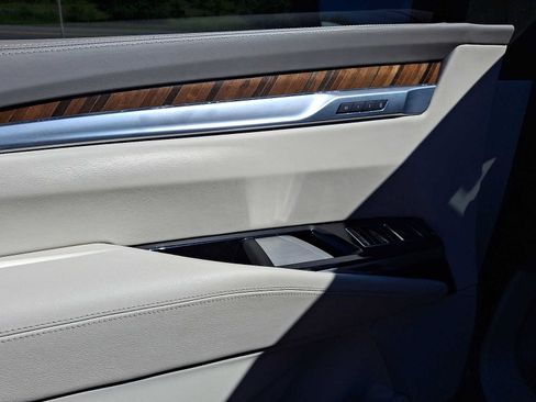 Used 2025 Cadillac Escalade Sport Platinum w/ LPO, Floor Liner Package AWD/4WD image 13