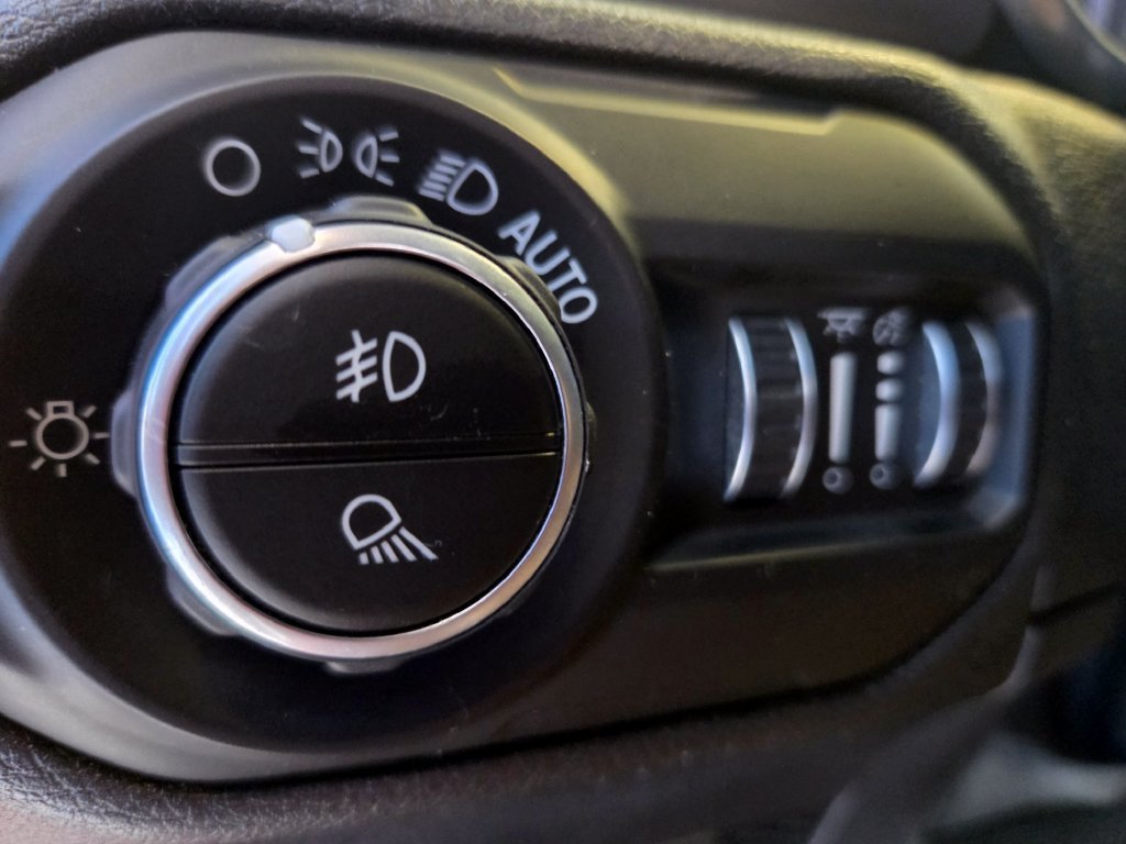 Used 2020 Jeep Gladiator Rubicon AWD/4WD image 31