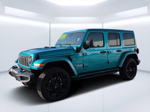 Used 2024 Jeep Wrangler Unlimited Sahara w/ Technology Group AWD/4WD image 7