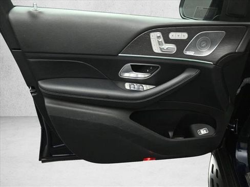 Used 2020 Mercedes-Benz GLS 450 4MATIC image 18