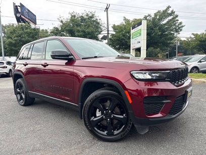 Used 2025 Jeep Grand Cherokee Altitude