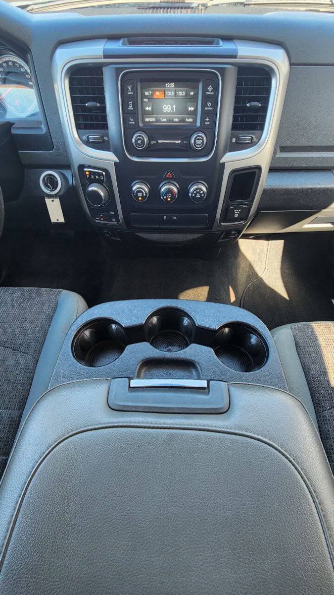 Used 2017 RAM 1500 Classic SLT AWD/4WD image 14