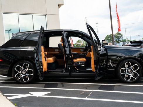 Used 2022 Rolls-Royce Cullinan Black Badge AWD/4WD image 12