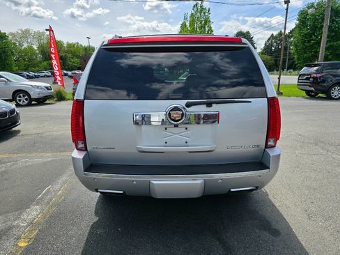 Used 2014 Cadillac Escalade Platinum AWD/4WD image 4