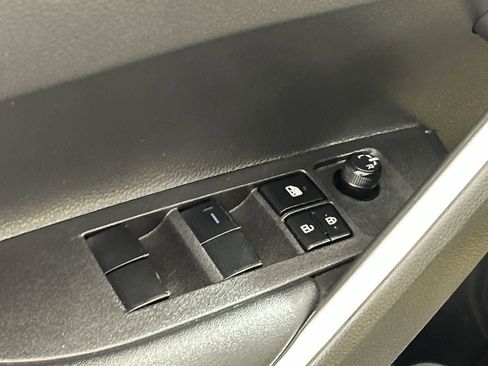 Used 2024 Toyota Corolla Cross XSE w/ Convenience Package image 19