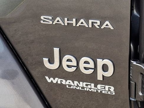 Used 2019 Jeep Wrangler Unlimited Sahara AWD/4WD image 30