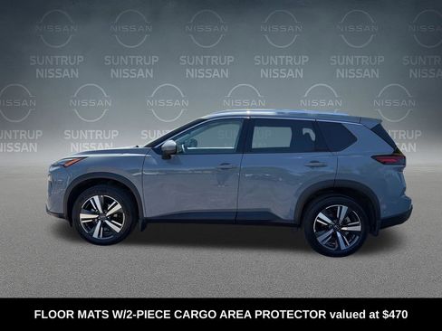 Used 2025 Nissan Rogue SL AWD/4WD image 2