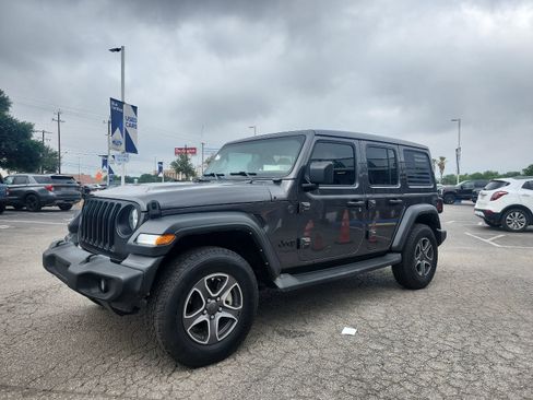 Used 2022 Jeep Wrangler Unlimited Sport w/ Sun And Sound Package AWD/4WD image 7