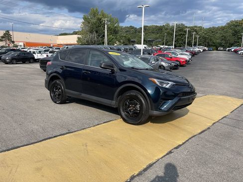 Used 2018 Toyota RAV4 LE w/ All Weather Liner Package AWD/4WD image 6