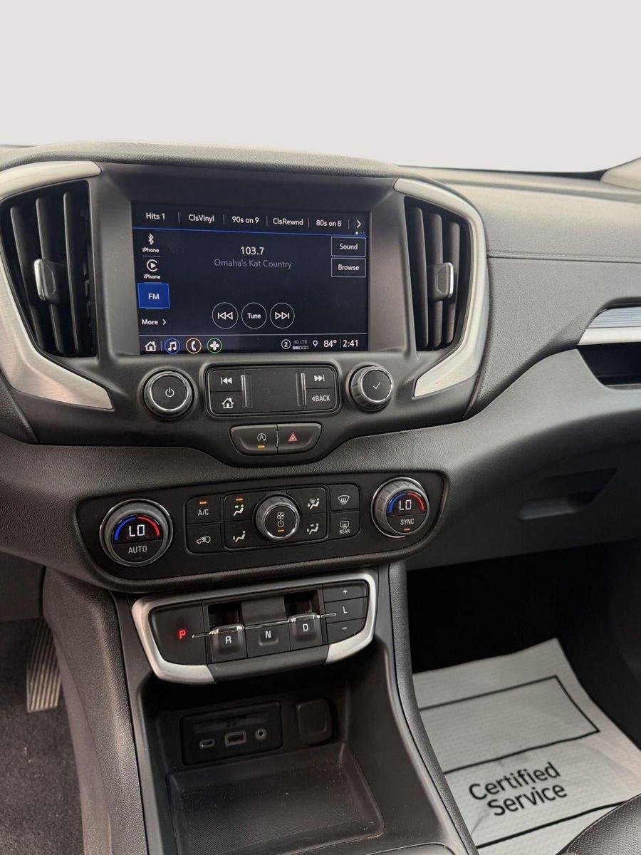 Used 2024 GMC Terrain SLT AWD/4WD image 14