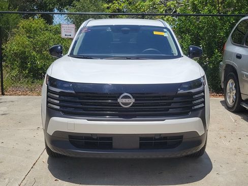 Used 2026 Nissan Kicks SV w/ Illumination Package FWD image 2