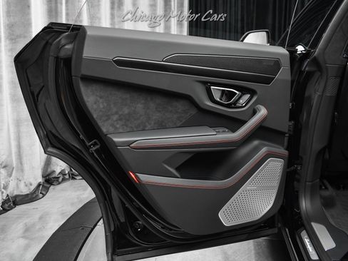 Used 2024 Lamborghini Urus S image 36