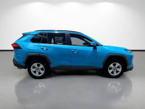Used 2019 Toyota RAV4 XLE FWD image 6