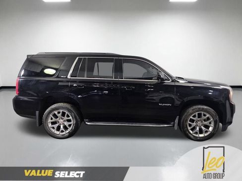 Used 2017 GMC Yukon SLT AWD/4WD image 9