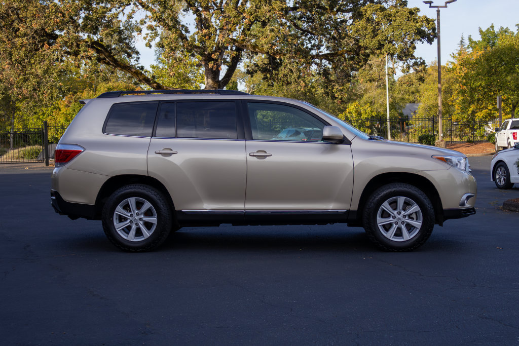 Used 2013 Toyota Highlander SE AWD/4WD image 6