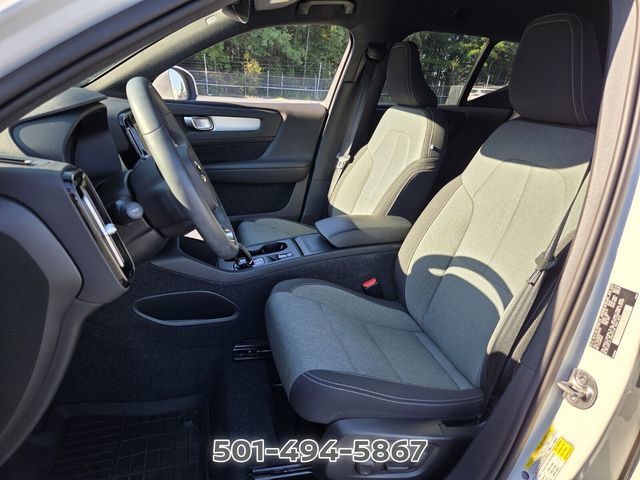 Used 2024 Volvo XC40 B5 Core AWD/4WD image 9