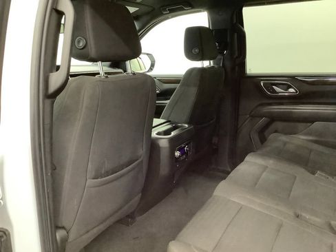 Used 2022 GMC Yukon XL SLE w/ Max Trailering Package AWD/4WD image 9