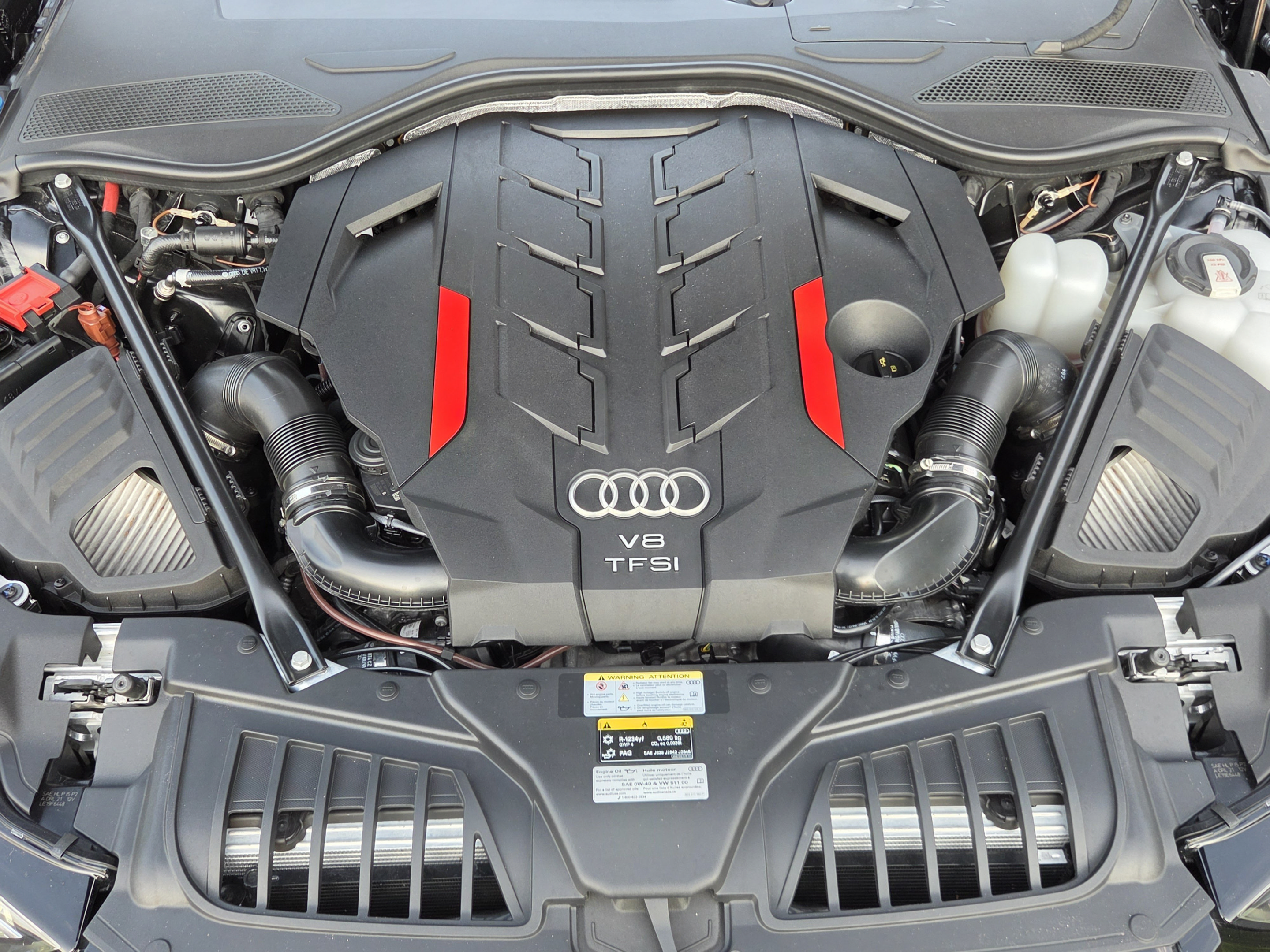 Used 2024 Audi S8 AWD/4WD image 9