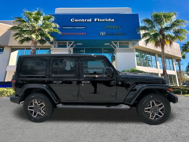 New 2026 Jeep Wrangler Unlimited Sahara AWD/4WD image 4