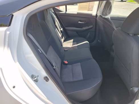 Used 2023 Nissan Sentra SR w/ Midnight Edition Package FWD image 17