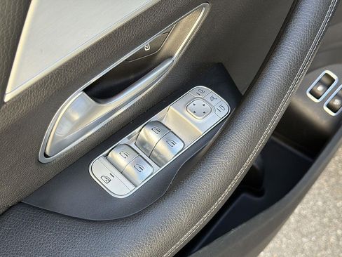Used 2024 Mercedes-Benz GLE 450e 4MATIC image 23