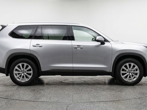 Used 2025 Toyota Grand Highlander FWD image 11