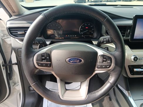Used 2020 Ford Explorer XLT w/ Equipment Group 202A RWD image 15
