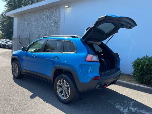 Used 2020 Jeep Cherokee Trailhawk w/ Comfort/Convenience Group AWD/4WD image 10