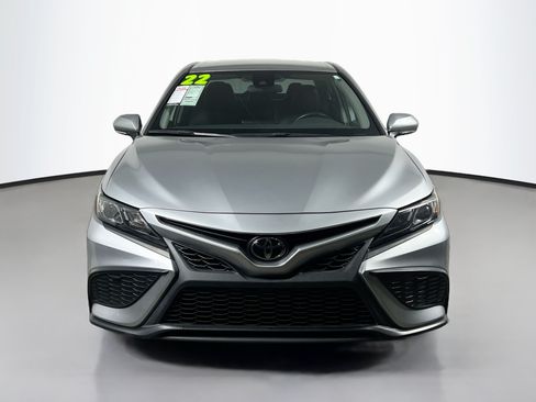 Used 2022 Toyota Camry SE FWD image 11