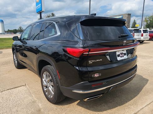 Used 2025 Buick Enclave Preferred AWD/4WD image 7