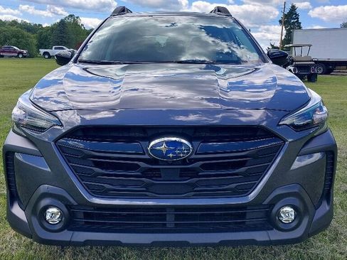 Used 2025 Subaru Outback Onyx Edition XT AWD/4WD image 8