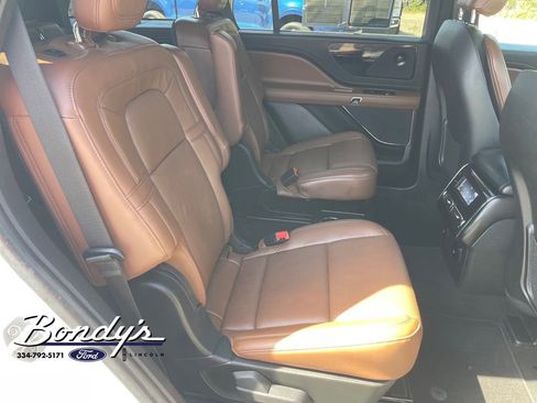 Used 2023 Lincoln Aviator Reserve w/ Equipment Group 201A RWD image 16