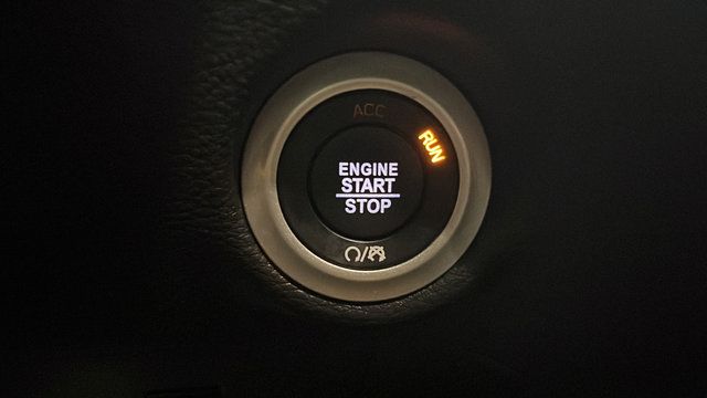 Used 2023 Chrysler Pacifica Pinnacle FWD image 22