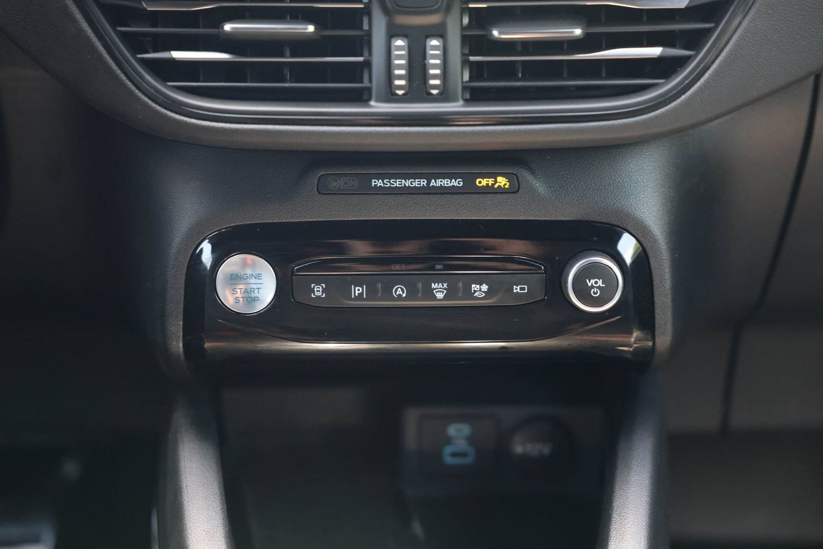 Certified 2023 Ford Escape ST-Line Elite w/ Premium Technology Package AWD/4WD image 27