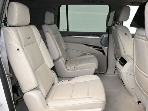Certified 2025 Cadillac Escalade ESV Sport Platinum AWD/4WD image 16