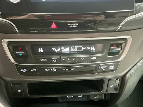 Used 2025 Honda Passport EX-L image 15