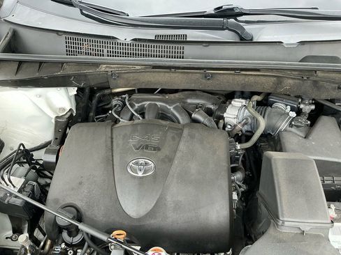 Used 2019 Toyota Highlander SE AWD/4WD image 25