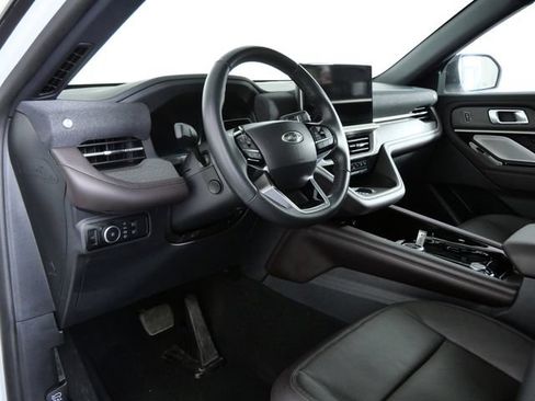 Used 2025 Ford Explorer Platinum w/ Ultimate Package AWD/4WD image 16