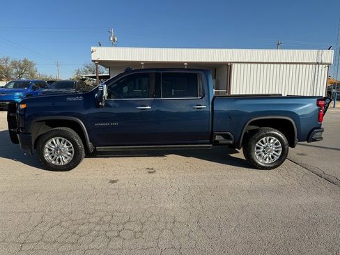 Used 2021 Chevrolet Silverado 2500 High Country w/ Safety Package II image 3