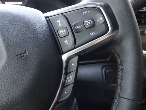 Used 2025 RAM 2500 Laramie AWD/4WD image 29