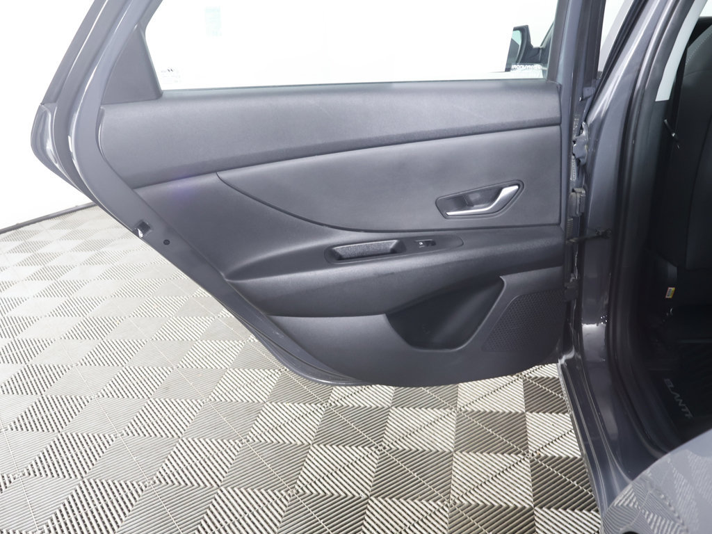 Used 2023 Hyundai Elantra SEL w/ Winter Weather Package FWD image 24
