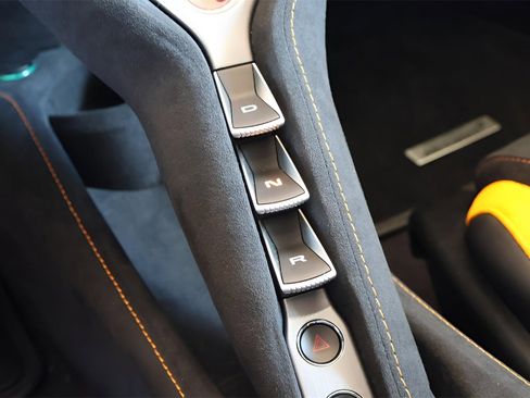 Used 2024 McLaren 750S image 24