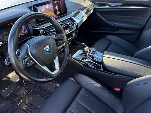 Used 2021 BMW 530i w/ Convenience Package image 9