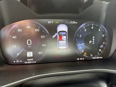 Used 2020 Volvo XC40 T4 Momentum