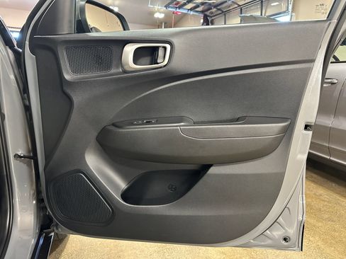 Used 2022 Hyundai Venue SEL w/ Cargo Package FWD image 27