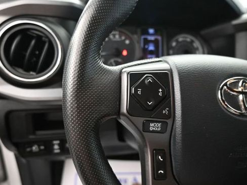 Used 2019 Toyota Tacoma TRD Sport AWD/4WD image 14