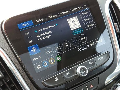 Used 2022 Chevrolet Equinox Premier image 16