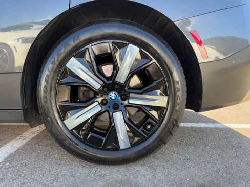 Certified 2022 BMW iX xDrive50 w/ Dynamic Handling Package image 17